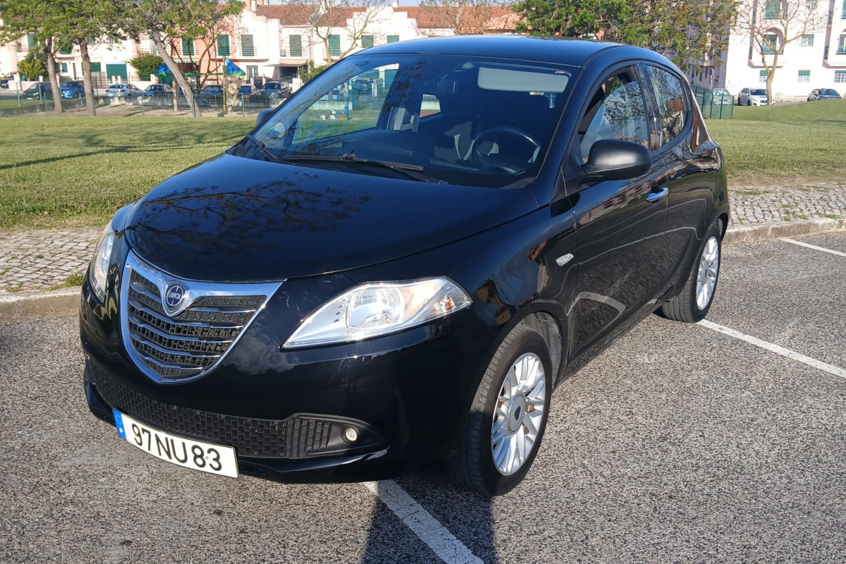 Usado Lancia Ypsilon 1.2 BiFuel de 2013