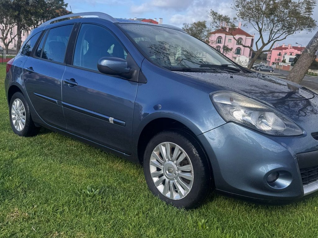 Usado Renault Clio Break 1.2 16V a Gasolina de 2011 para venda